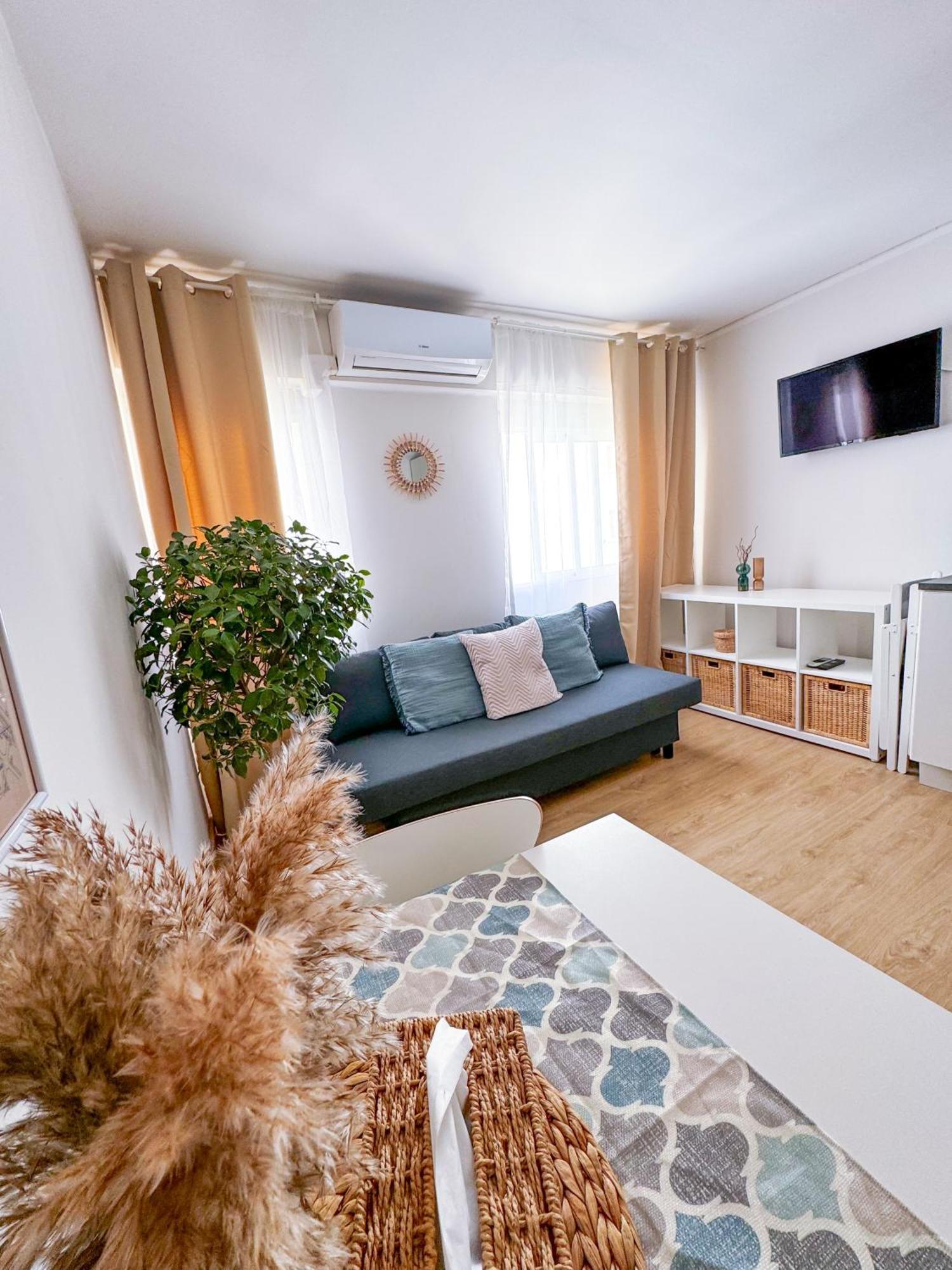 Studio Aiora Valencia Luaran gambar